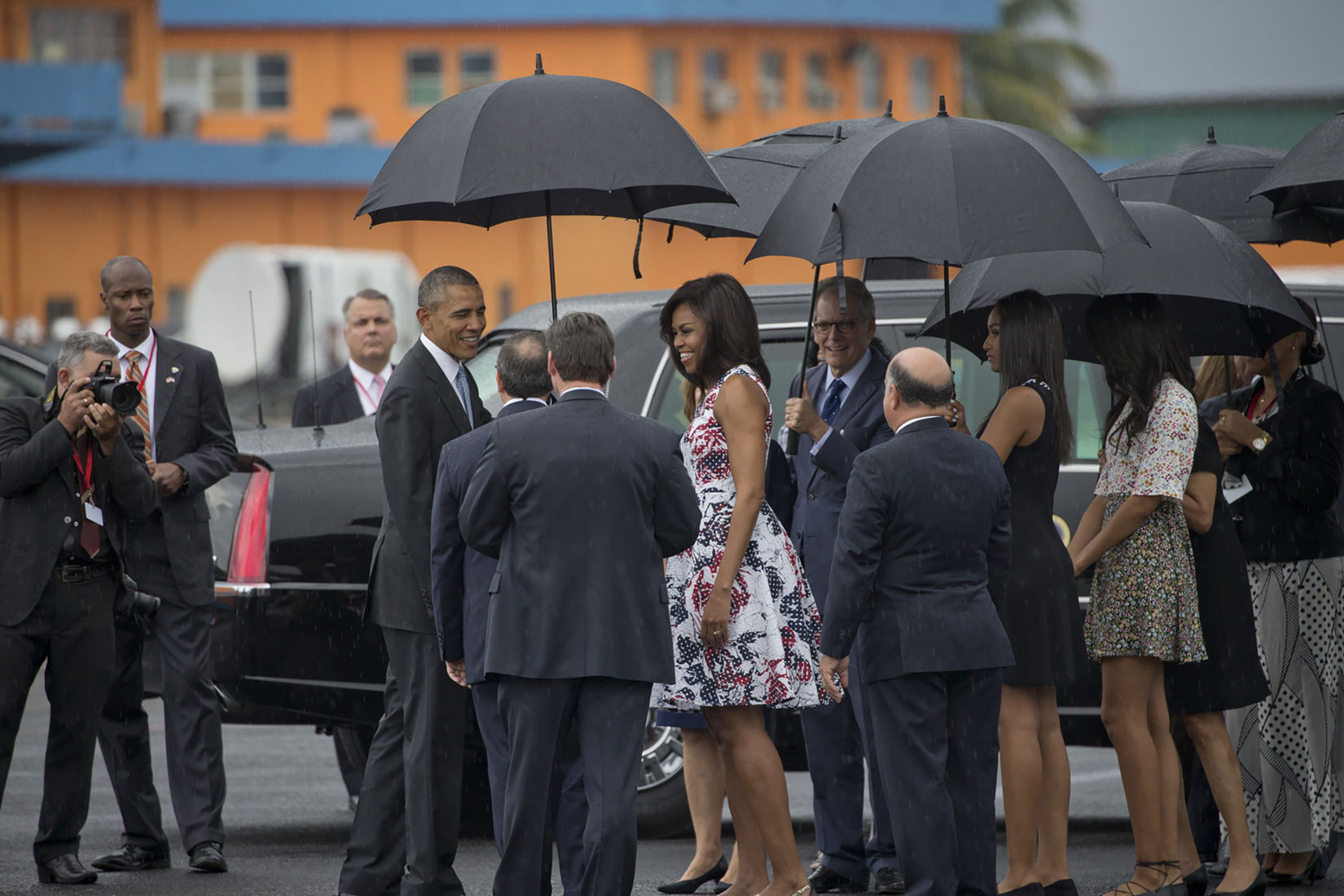 Obama and first lady arrive in Cuba